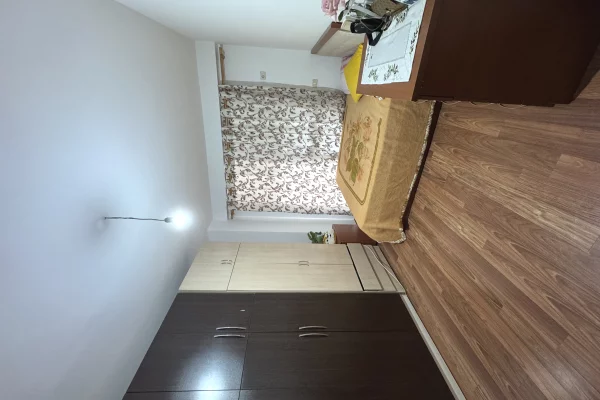 Shtepi ne shitje Apartament ne Tirane, 2+1, Mobilimi E mobiluar, Pagesa 165,000  Euro.