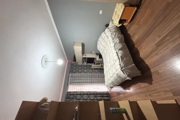 Shtepi ne shitje Apartament ne Tirane, 2+1, Mobilimi E mobiluar, Pagesa 165,000  Euro.