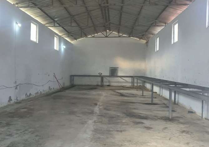 Business Property for Rent 4+1 in Tirana - 50,000 Leke