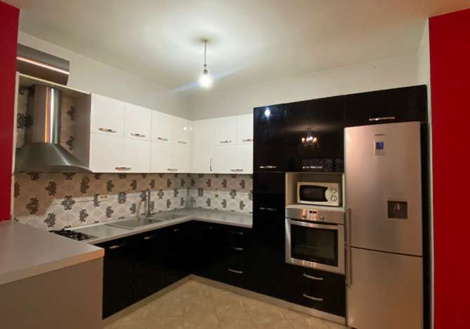 Shtepi me qera Apartament ne Tirane, 2+1, Mobilimi E mobiluar, Pagesa 40,000  Leke.