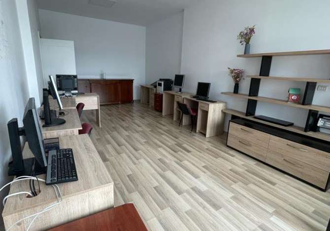 Ambient biznesi me qera 3+1 ne Tirane - 700 Euro