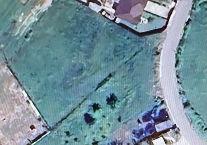 Truall ose Toke ne Tirane - 150,000 Euro