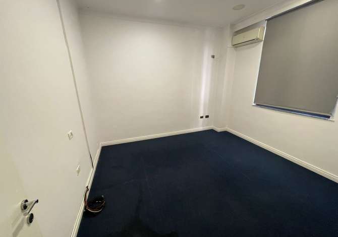 Jepet me qera Njesi Biznesi Komerciale 200m2 tek Sheshi Willson, prane Xhangollit/ 2000 euro