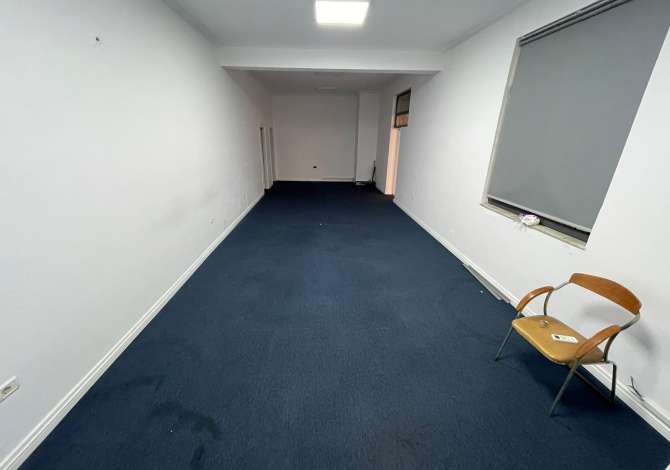Jepet me qera Njesi Biznesi Komerciale 200m2 tek Sheshi Willson, prane Xhangollit/ 2000 euro