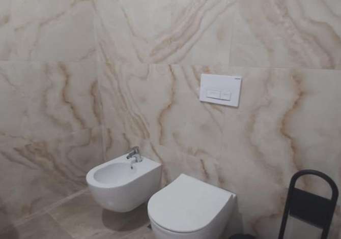 Shtepi me qera Apartament ne Tirane, 2+1, Mobilimi E mobiluar, Pagesa 500  Euro.