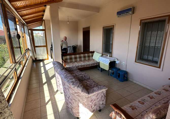 Shtepi ne shitje Apartament ne Tirane, 2+1, Mobilimi E mobiluar, Pagesa 200,000  Euro.