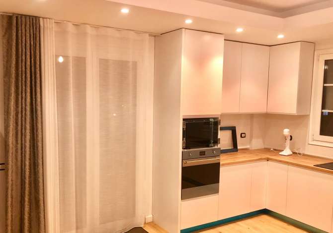 Casa in affitto 5+1 a Tirana - 3,500 Euro