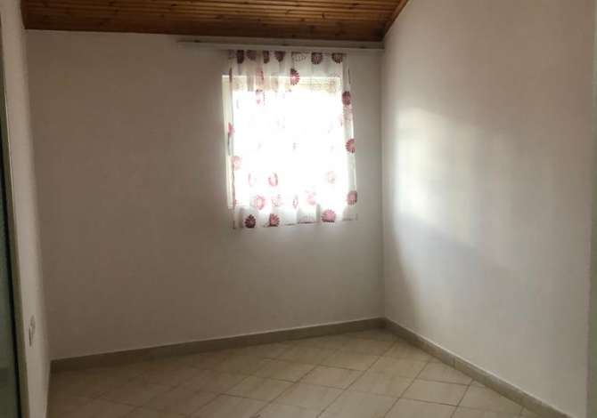 Shtepi me qera Apartament ne Tirane, 2+1, Mobilimi E mobiluar, Pagesa 300  Euro.