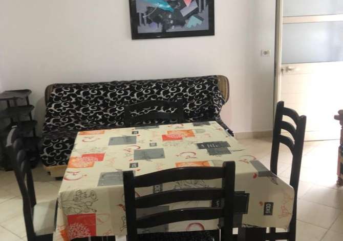 Shtepi me qera Apartament ne Tirane, 2+1, Mobilimi E mobiluar, Pagesa 300  Euro.