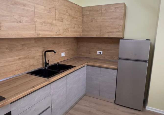 Shtepi me qera Apartament ne Tirane, 2+1, Mobilimi E mobiluar, Pagesa 550  Euro.