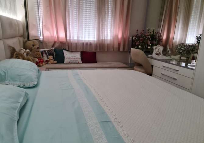 Shtepi me qera Apartament ne Tirane, 2+1, Mobilimi E mobiluar, Pagesa 800  Euro.