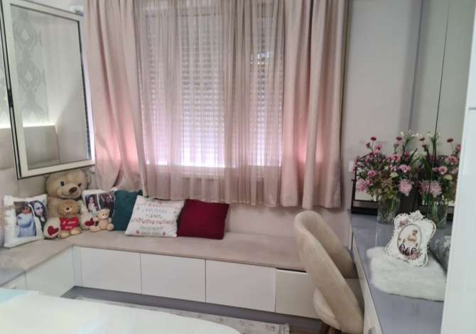 Shtepi me qera Apartament ne Tirane, 2+1, Mobilimi E mobiluar, Pagesa 800  Euro.