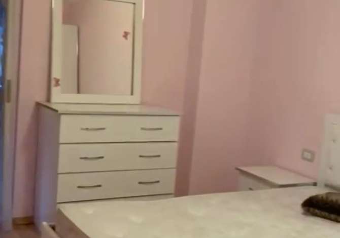 Shtepi me qera Apartament ne Tirane, 2+1, Mobilimi E mobiluar, Pagesa 500  Euro.