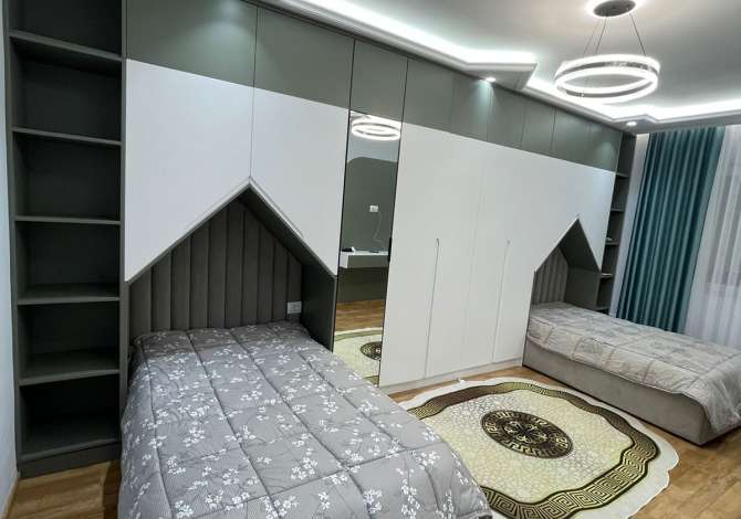 Shtepi me qera 2+1 ne Tirane - 1,300 Euro