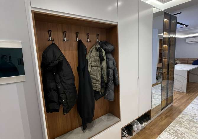 Shtepi me qera Apartament ne Tirane, 2+1, Mobilimi E mobiluar, Pagesa 1,300  Euro.