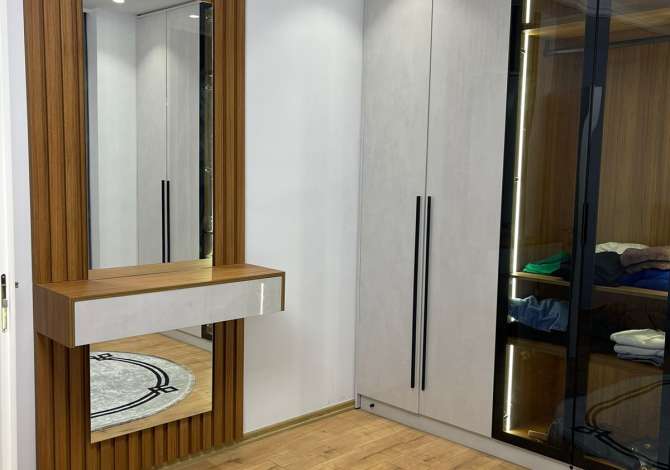 Shtepi me qera Apartament ne Tirane, 2+1, Mobilimi E mobiluar, Pagesa 1,300  Euro.