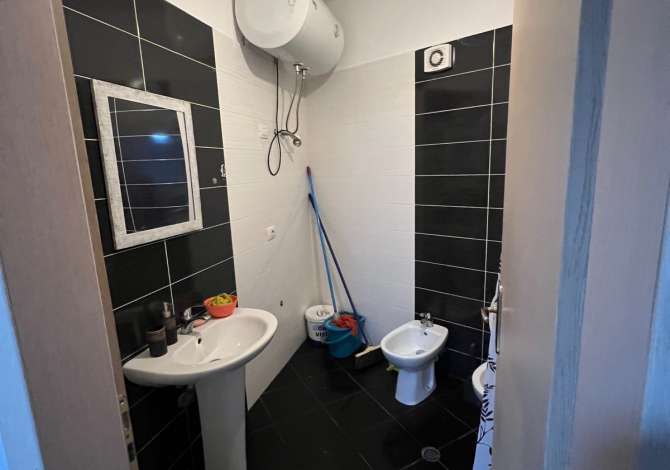 Shtepi me qera Apartament ne Tirane, 1+1, Mobilimi E mobiluar, Pagesa 450  Euro.