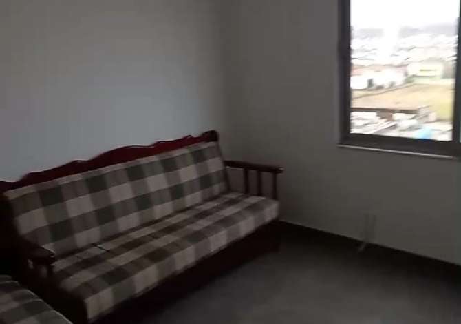 Shtepi me qera Apartament ne Tirane, 3+1, Mobilimi Pjeserisht e mobiluar, Pagesa 30,000  Leke.