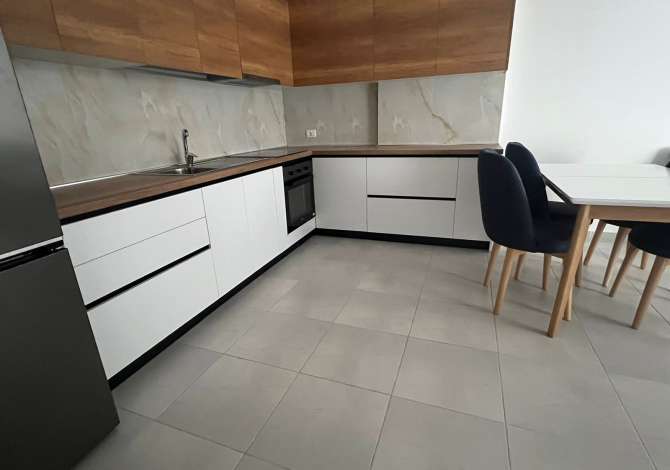 Shtepi me qera Apartament ne Tirane, 2+1, Mobilimi E mobiluar, Pagesa 650  Euro.