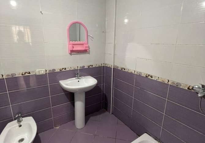 Shtepi me qera 2+1 ne Tirane - 40,000 Leke