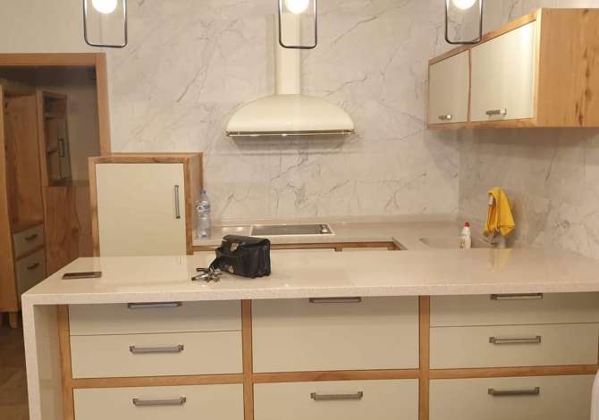 Shtepi me qera Apartament ne Tirane, 2+1, Mobilimi E mobiluar, Pagesa 700  Euro.