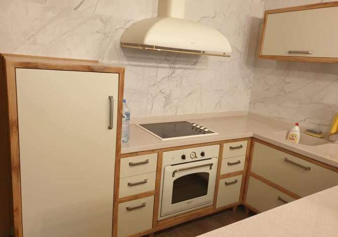 Shtepi me qera Apartament ne Tirane, 2+1, Mobilimi E mobiluar, Pagesa 700  Euro.