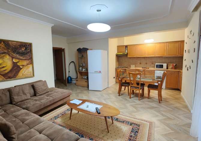 Shtepi me qera Apartament ne Tirane, 4+1, Mobilimi E mobiluar, Pagesa 1,000  Euro.