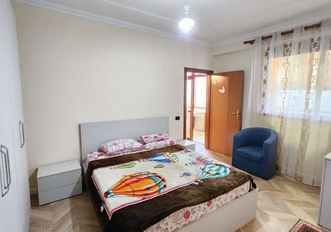 Shtepi me qera Apartament ne Tirane, 4+1, Mobilimi E mobiluar, Pagesa 1,000  Euro.