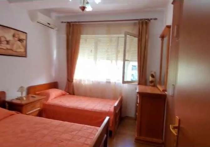 Shtepi me qera Apartament ne Tirane, 2+1, Mobilimi E mobiluar, Pagesa 800  Euro.