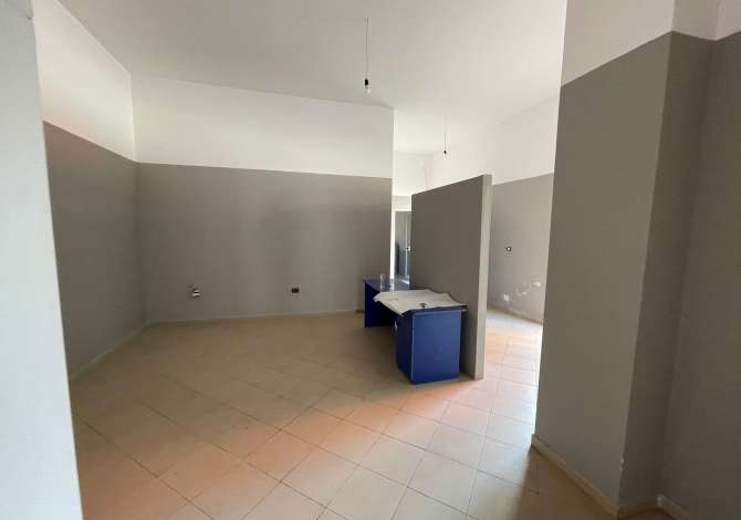 Ambient biznesi me qera 3+1 ne Tirane - 50,000 Leke