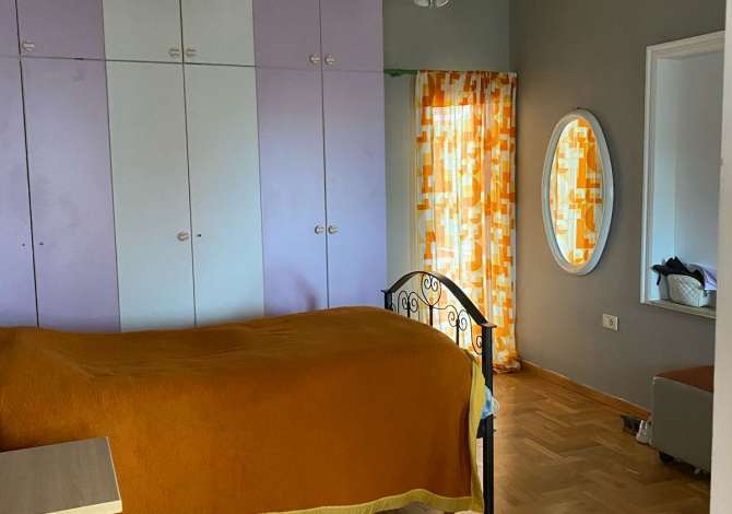 Shtepi me qera Apartament ne Tirane, 3+1, Mobilimi E mobiluar, Pagesa 1,000  Euro.