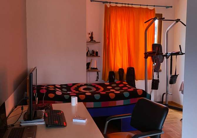 Shtepi me qera Apartament ne Tirane, 3+1, Mobilimi E mobiluar, Pagesa 1,000  Euro.