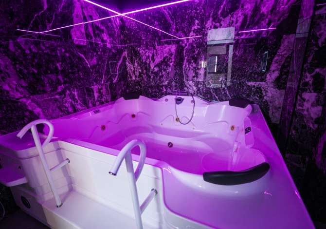 Shtepi ne shitje Apartament ne Tirane, 2+1, Mobilimi E mobiluar, Pagesa 270,000  Euro.