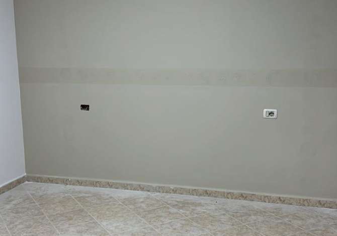 Shtepi ne shitje Apartament ne Tirane, 2+1, Mobilimi Bosh, pa mobiluar, Pagesa 108,000  Euro.