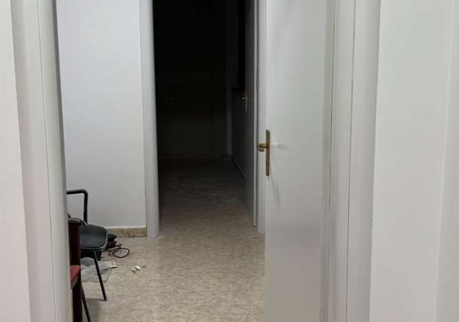 Shtepi ne shitje Apartament ne Tirane, 2+1, Mobilimi Bosh, pa mobiluar, Pagesa 108,000  Euro.