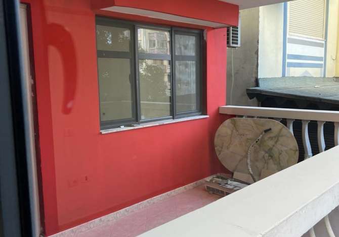 Shtepi ne shitje Apartament ne Tirane, 2+1, Mobilimi Bosh, pa mobiluar, Pagesa 108,000  Euro.