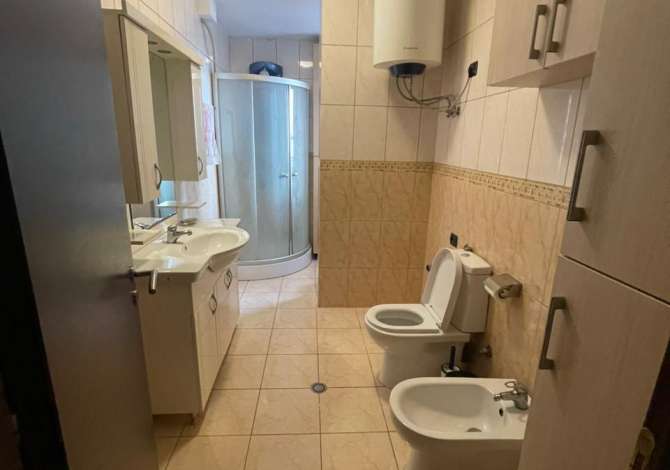 Shtepi me qera Apartament ne Tirane, 2+1, Mobilimi E mobiluar, Pagesa 800  Euro.