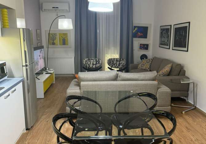 Shtepi me qera Apartament ne Tirane, 2+1, Mobilimi E mobiluar, Pagesa 700  Euro.