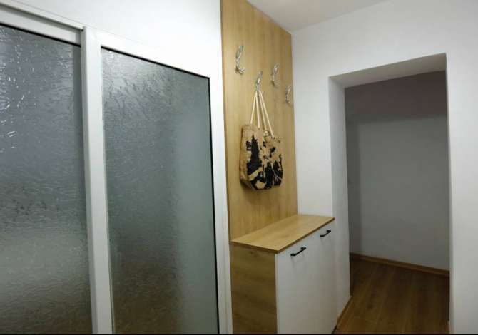 Shtepi me qera Apartament ne Tirane, 1+1, Mobilimi E mobiluar, Pagesa 500  Euro.