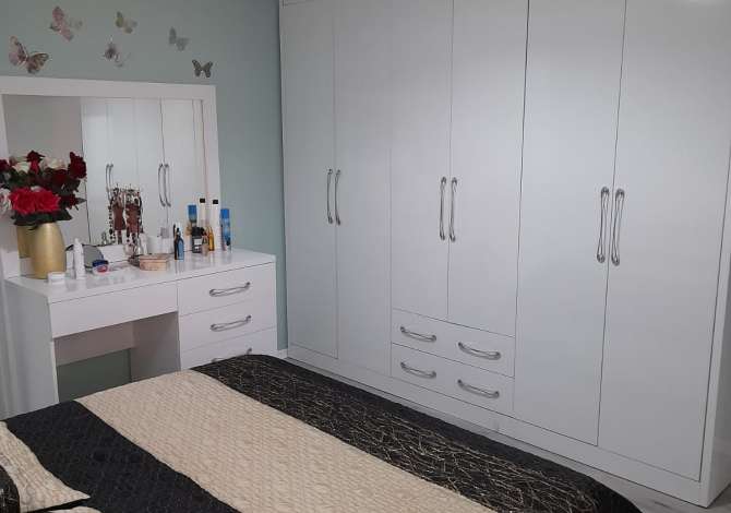 Shtepi ne shitje Apartament ne Tirane, 2+1, Mobilimi E mobiluar, Pagesa 215,000  Euro.