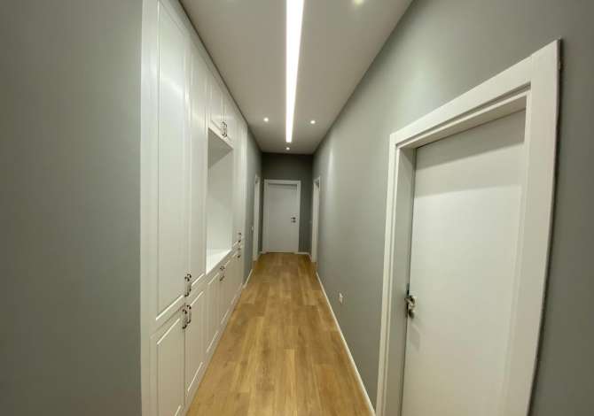 Shtepi ne shitje Apartament ne Tirane, 3+1, Mobilimi E mobiluar, Pagesa 140,000  Euro.