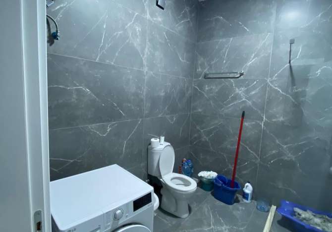 Shtepi ne shitje Apartament ne Tirane, 3+1, Mobilimi E mobiluar, Pagesa 140,000  Euro.