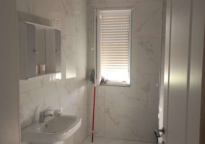 Shtepi me qera 1+1 ne Tirane - 35,000 Leke