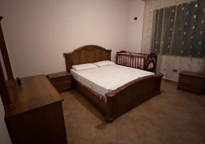 Shtepi me qera Apartament ne Tirane, 2+1, Mobilimi E mobiluar, Pagesa 40,000  Leke.