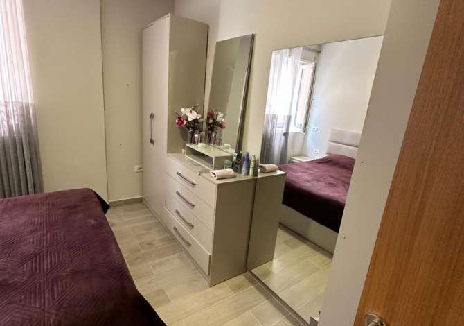 Shtepi ne shitje Apartament ne Tirane, 2+1, Mobilimi E mobiluar, Pagesa 150,000  Euro.