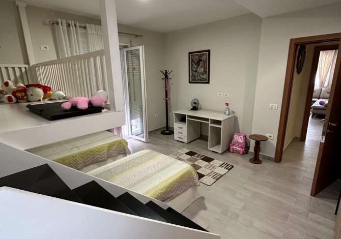 Shtepi ne shitje Apartament ne Tirane, 2+1, Mobilimi E mobiluar, Pagesa 150,000  Euro.