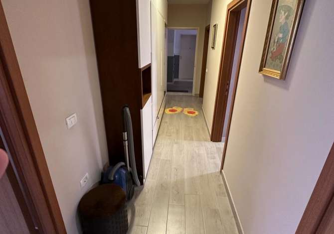 Shtepi ne shitje Apartament ne Tirane, 2+1, Mobilimi E mobiluar, Pagesa 150,000  Euro.