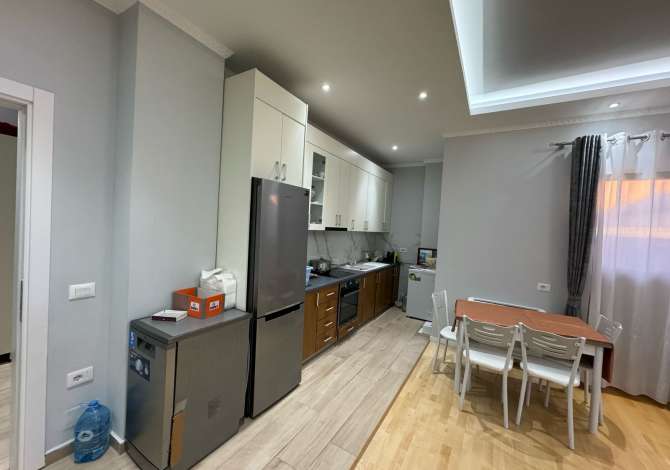 Shtepi ne shitje Apartament ne Tirane, 1+1, Mobilimi E mobiluar, Pagesa 125,000  Euro.