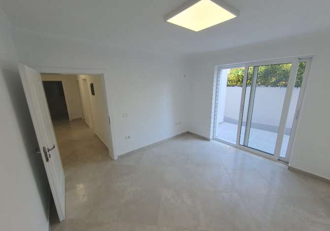 Ambient biznesi me qera 3+1 ne Tirane - 500 Euro