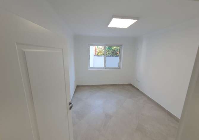 Ambient biznesi me qera 3+1 ne Tirane - 500 Euro